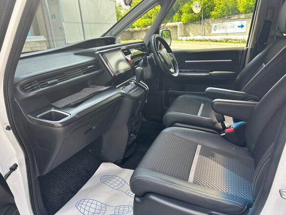 2015 Honda Stepwgn Spada V, белый, 2100000 рублей - вид 3