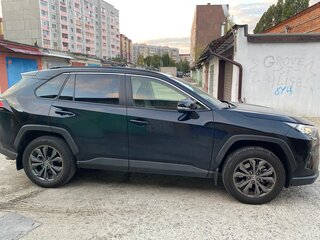 2023 Toyota RAV4 V (XA50), чёрный, 5000000 рублей, вид 3