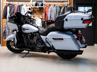 2023 Harley-Davidson Road Glide Limited, серебристый, 3150000 рублей, вид 3