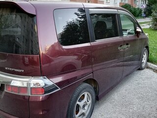 2008 Honda Stepwgn III, красный, 1150000 рублей, вид 4