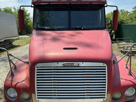1998 Freightliner Century Class, красный, 1100000 рублей, вид 1