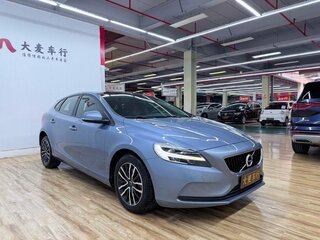 2019 Volvo V40 II Рестайлинг, голубой, 1040000 рублей, вид 4