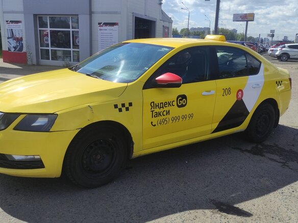 2019 Skoda Octavia III (A7) Рестайлинг, жёлтый, 850000 рублей
