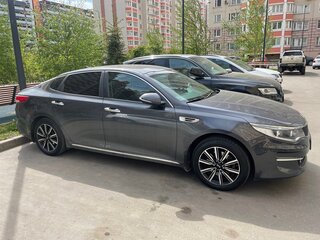 2018 Kia Optima IV, серый, 1690000 рублей, вид 4