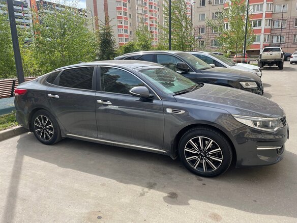 2018 Kia Optima IV, серый, 1690000 рублей - вид 3