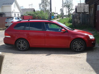 2009 Volkswagen Golf V, красный, 750000 рублей, вид 3