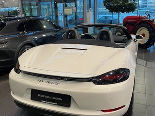 2018 Porsche Boxster IV 718 (982), белый, 5500000 рублей, вид 3