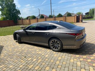 2018 Lexus LS 500 V, серый, 4500000 рублей, вид 3