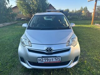 2012 Toyota Ractis II, серебристый, 930000 рублей, вид 2