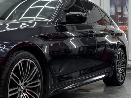 2019 BMW 5 серии 530d xDrive VII (G30/G31/G38), чёрный, 4699000 рублей, вид 3