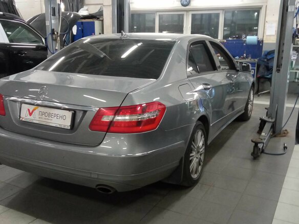 2011 Mercedes-Benz E-Класс 350 IV (W212, S212, C207), серый, 1029000 рублей - вид 2