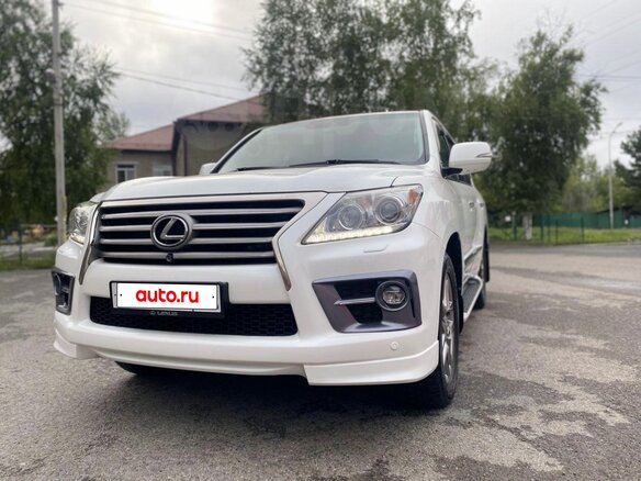 2013 Lexus LX 570 III Рестайлинг, белый, 4900000 рублей - вид 1