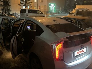 2012 Toyota Prius III Рестайлинг (XW30), белый, 950000 рублей, вид 4
