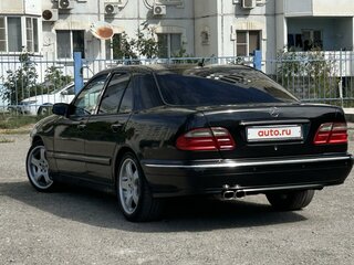 2001 Mercedes-Benz E-Класс 280 II (W210, S210) Рестайлинг, чёрный, 1050000 рублей, вид 2