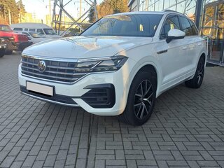 2019 Volkswagen Touareg III, белый, 6700000 рублей, вид 3