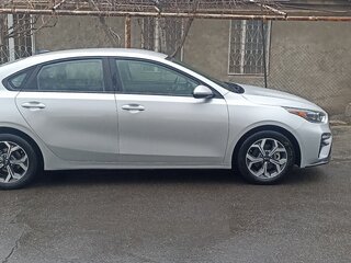2021 Kia Forte III, серебристый, 1519710 рублей, вид 1