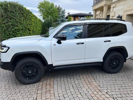 2022 Toyota Land Cruiser 300 Series, белый, 10900000 рублей, вид 5
