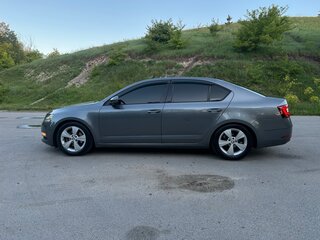 2018 Skoda Octavia III (A7) Рестайлинг, серый, 1650000 рублей, вид 4