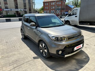 2017 Kia Soul II Рестайлинг, серебристый, 1600000 рублей, вид 4