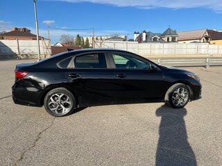 2020 Kia Forte III, чёрный, 1000000 рублей, вид 4