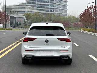 2023 Volkswagen Golf VIII, белый, 1623000 рублей, вид 5