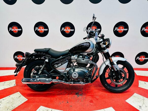 2026 Royal Enfield Super Meteor, серебристый, 773000 рублей