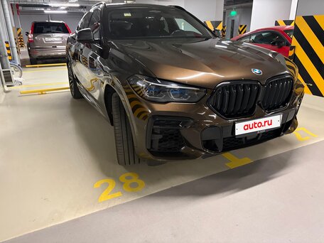 2022 BMW X6 M50i III (G06), коричневый, 10959595 рублей, вид 5
