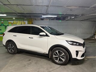 2020 Kia Sorento III Prime Рестайлинг, белый, 3500000 рублей, вид 2