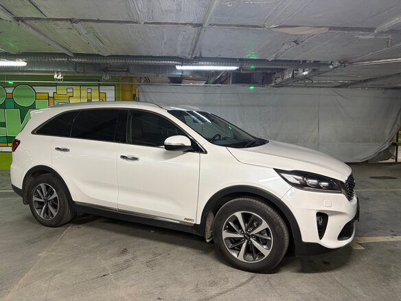 2020 Kia Sorento III Prime Рестайлинг, белый, 3370000 рублей - вид 1