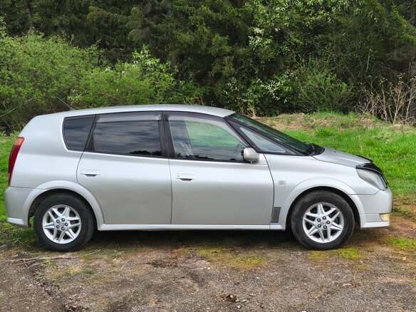 2002 Toyota Opa I, серебристый - вид 2