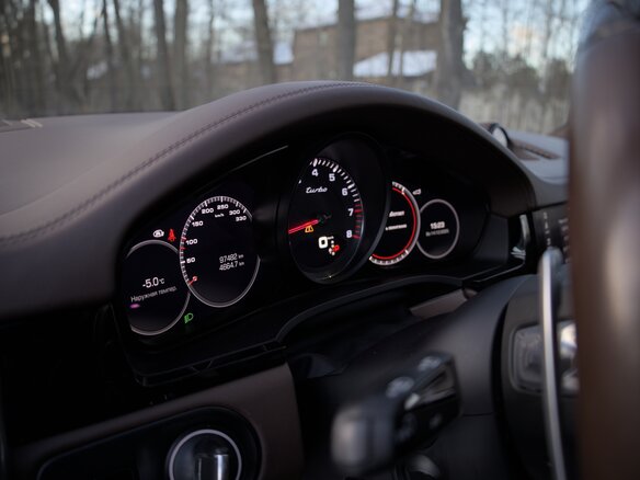 2018 Porsche Cayenne Turbo III, коричневый, 9000000 рублей - вид 14