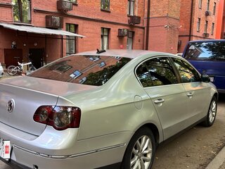 2005 Volkswagen Passat B6, серебристый, 550000 рублей, вид 3