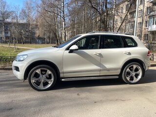 2011 Volkswagen Touareg II, белый, 1790000 рублей, вид 1