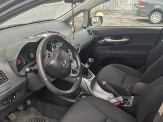 2010 Toyota Auris I Рестайлинг, фиолетовый, 800000 рублей, вид 3