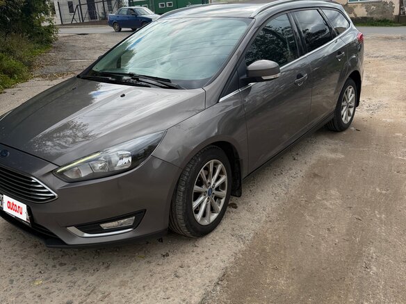 2017 Ford Focus III Рестайлинг, серый, 880000 рублей