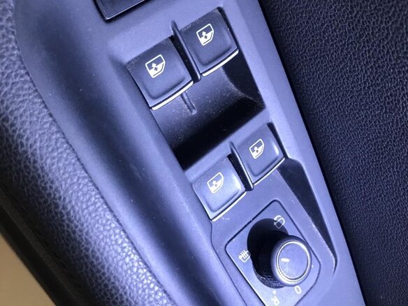 2017 Volkswagen Passat Alltrack B8, белый, 2600000 рублей - вид 2