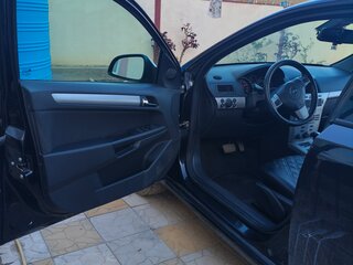 2014 Opel Astra H Рестайлинг, чёрный, 870000 рублей, вид 4