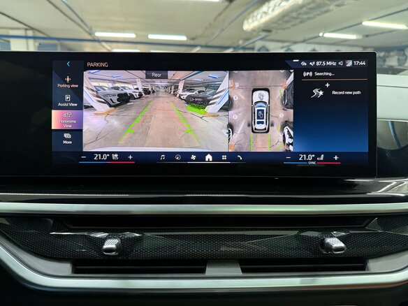 2025 BMW X7 40i I (G07) Рестайлинг, белый - вид 38