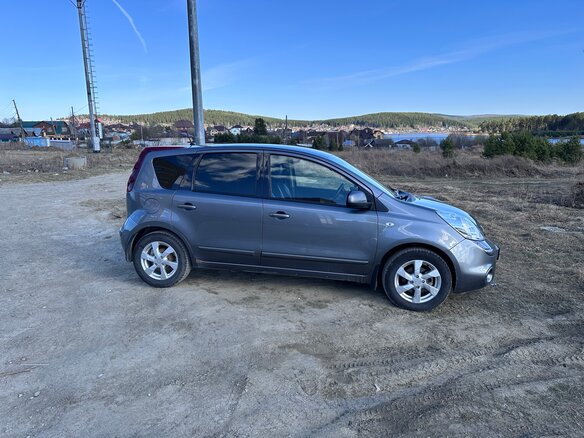 2013 Nissan Note I Рестайлинг, серый - вид 3