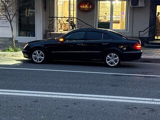 2004 Mercedes-Benz E-Класс 200 III (W211, S211), чёрный, 650000 рублей, вид 4