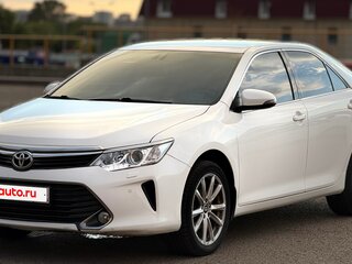 2015 Toyota Camry VII (XV50) Рестайлинг, белый, 1999900 рублей, вид 2