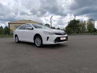 2015 Toyota Camry VII (XV50) Рестайлинг, белый, 1411000 рублей, вид 1