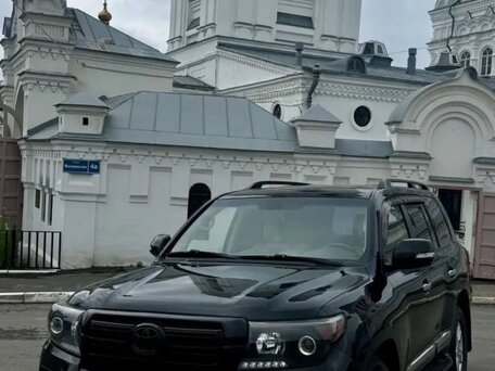 2015 Toyota Land Cruiser 200 Series Рестайлинг 1, чёрный, 3190000 рублей, вид 1