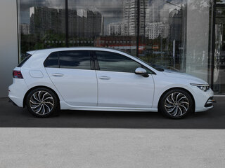 2022 Volkswagen Golf VIII, белый, 2249000 рублей, вид 4