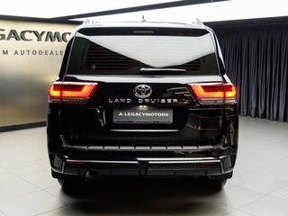 2024 Toyota Land Cruiser 300 Series, чёрный, 14900000 рублей, вид 4
