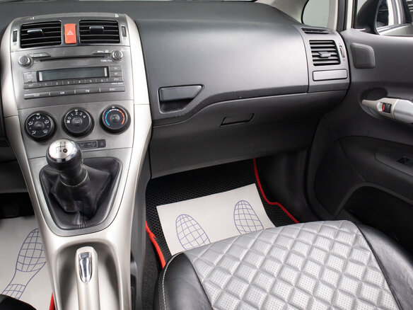 2007 Toyota Auris I, серебристый - вид 9