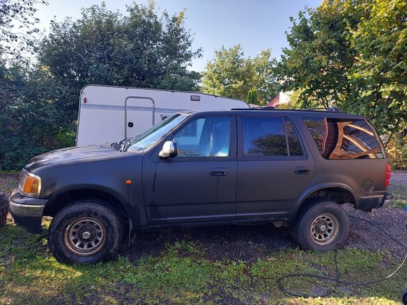 2001 Ford Expedition I, чёрный, 750000 рублей - вид 3