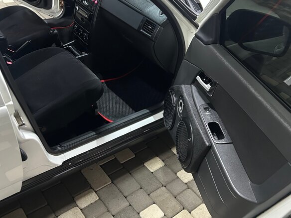 2011 Lada (ВАЗ) Priora I, белый, 430000 рублей - вид 7