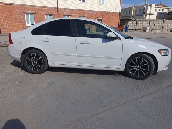 2011 Volvo S40 II Рестайлинг, белый, 830000 рублей - вид 4