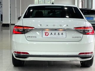 2023 Skoda Superb III Рестайлинг, белый, 2250000 рублей, вид 5
